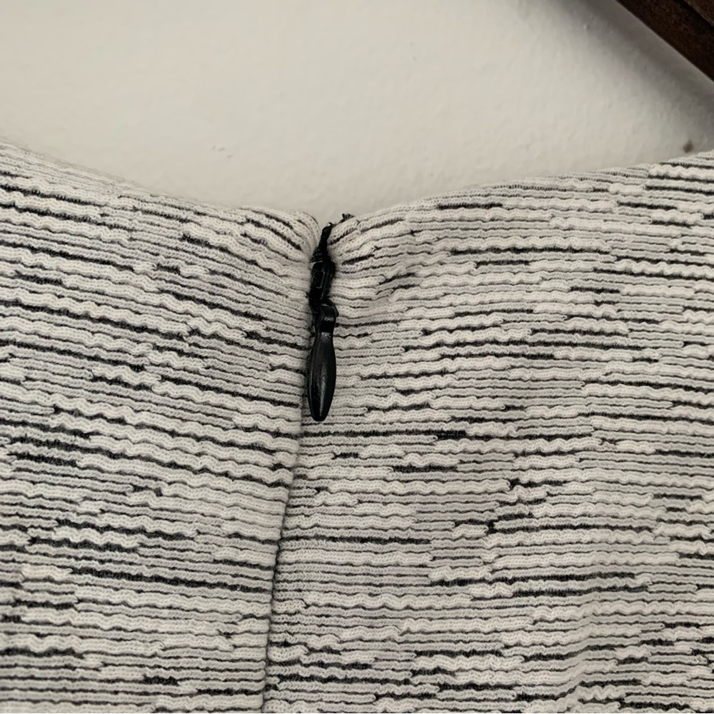 NWT Calvin Klein Dress - Picture 4 of 5